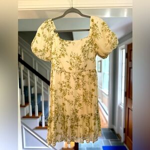 Puff sleeve toile print dress